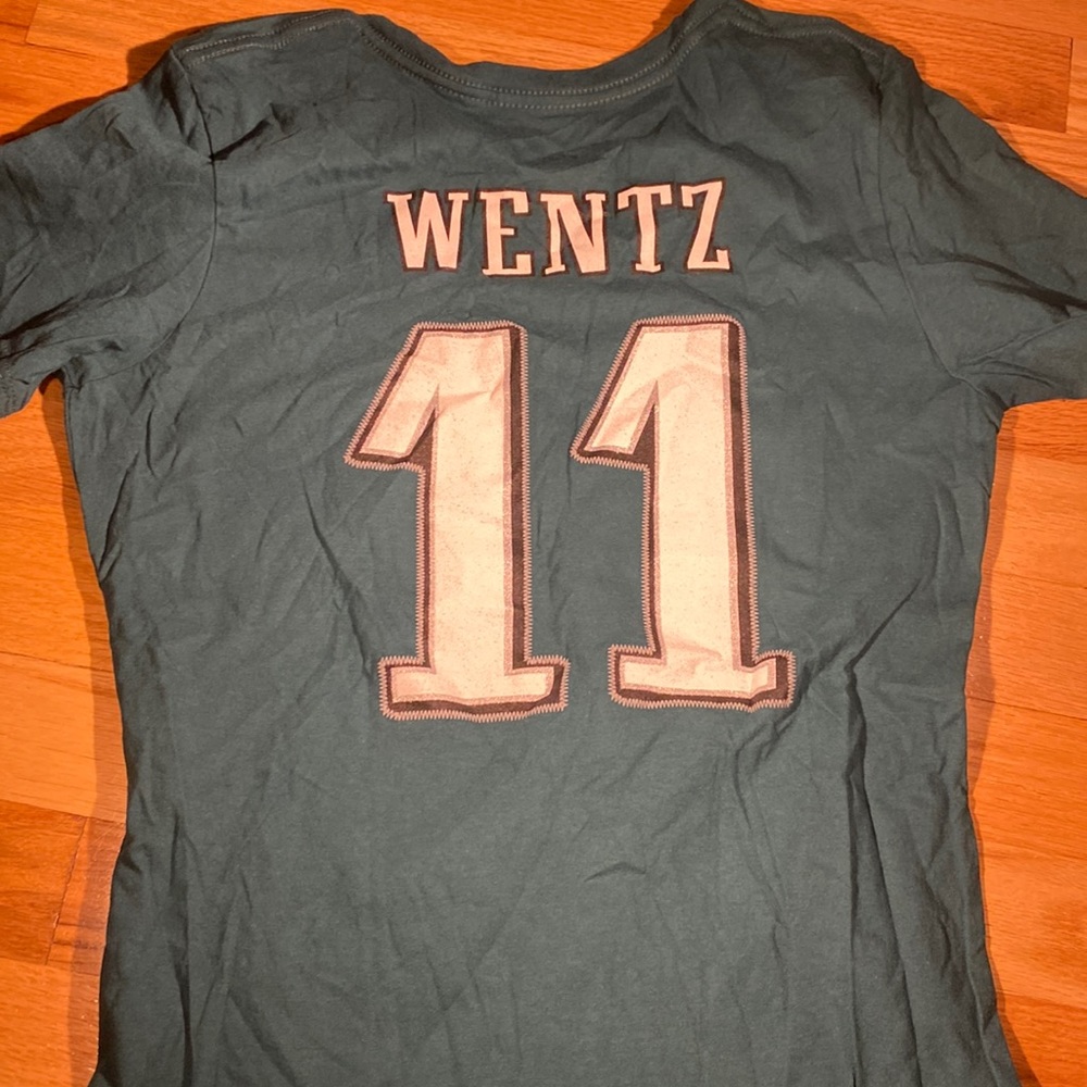 Philadelphia eagles v neck